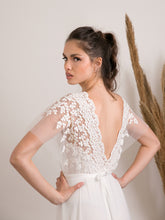 Load image into Gallery viewer, דפני - רומנטית ועדינה