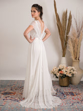 Load image into Gallery viewer, סקרלט - קסומה ומרחפת