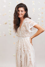 Load image into Gallery viewer, פרנסיס - שמלת כלה