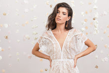 Load image into Gallery viewer, פרנסיס - שמלת כלה