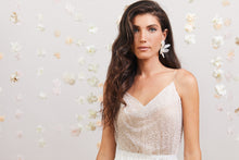 Load image into Gallery viewer, ויויאן - שמלת כלה