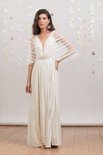 Load image into Gallery viewer, ורה -שמלת כלה