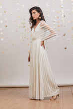 Load image into Gallery viewer, ורה -שמלת כלה