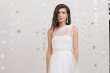 Load image into Gallery viewer, שמלת כלה קארי
