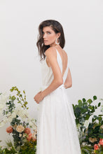 Load image into Gallery viewer, שמלת כלה לורן