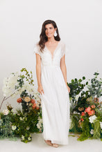 Load image into Gallery viewer, אדריאן- שמלת כלה