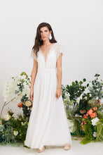Load image into Gallery viewer, אדריאן- שמלת כלה