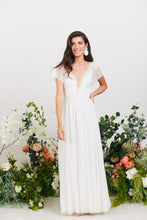 Load image into Gallery viewer, אדריאן- שמלת כלה