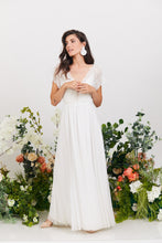 Load image into Gallery viewer, אדריאן- שמלת כלה