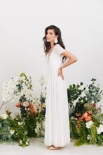 Load image into Gallery viewer, אדריאן- שמלת כלה