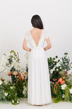 Load image into Gallery viewer, אדריאן- שמלת כלה