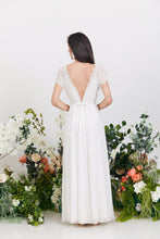 Load image into Gallery viewer, אדריאן- שמלת כלה