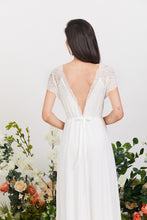 Load image into Gallery viewer, אדריאן- שמלת כלה
