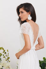 Load image into Gallery viewer, אדריאן- שמלת כלה