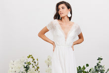 Load image into Gallery viewer, אדריאן- שמלת כלה