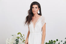Load image into Gallery viewer, אדריאן- שמלת כלה