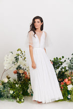 Load image into Gallery viewer, אודרי - שמלת כלה
