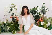 Load image into Gallery viewer, אודרי - שמלת כלה