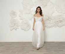 Load image into Gallery viewer, שמלת כלה קייט נסיכתית