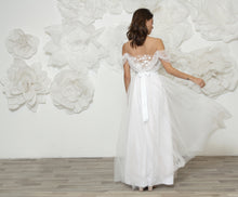 Load image into Gallery viewer, שמלת כלה קייט נסיכתית