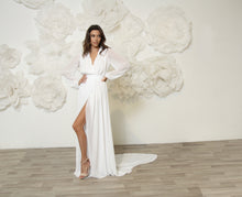 Load image into Gallery viewer, שמלת קאלה, שמלת שיפון טופ חולצה ושובל עשיר