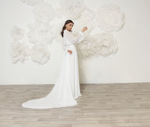 Load image into Gallery viewer, שמלת קאלה, שמלת שיפון טופ חולצה ושובל עשיר