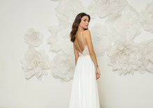 Load image into Gallery viewer, שמלת כלה אניה