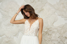 Load image into Gallery viewer, שמלת כלה אניה