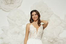Load image into Gallery viewer, שמלת כלה אניה