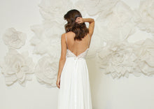 Load image into Gallery viewer, שמלת כלה אניה