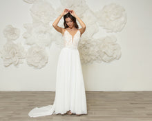 Load image into Gallery viewer, שמלת כלה אניה