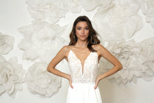 Load image into Gallery viewer, שמלת כלה אניה