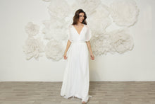 Load image into Gallery viewer, שמלת כלה ויולה