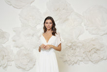 Load image into Gallery viewer, שמלת כלה ויולה
