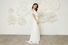 Load image into Gallery viewer, שמלת כלה ויולה