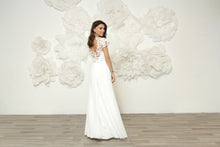 Load image into Gallery viewer, שמלת כלה קמליה
