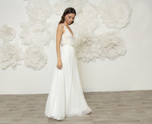 Load image into Gallery viewer, שמלת טוליפ אלגנטית עדינה ומלכותית