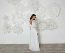 Load image into Gallery viewer, שמלת כלה אמיליה בהשראת סרטים צרפתיים