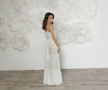 Load image into Gallery viewer, שמלת כלה לילי