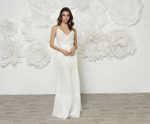 Load image into Gallery viewer, שמלת כלה לילי
