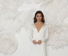 Load image into Gallery viewer, שמלת כלה אמה